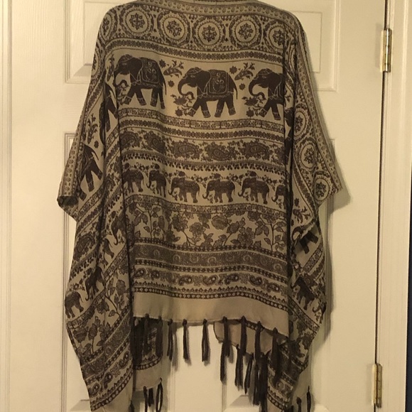 Bohemian lightweight coverup - Picture 2 of 5